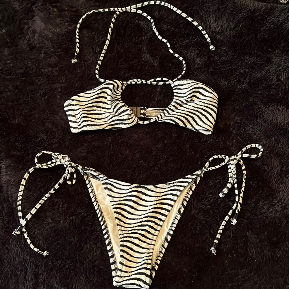 Aritzia TNA swimwear